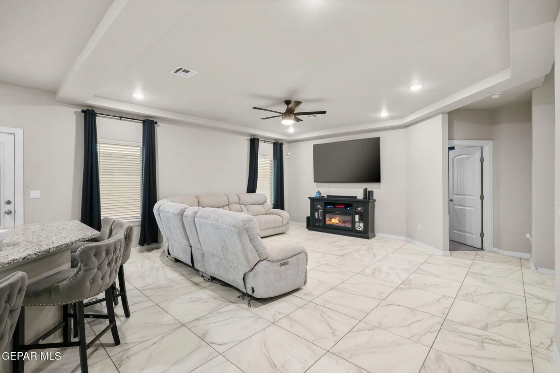 Photo of 356 PLATEAU Drive