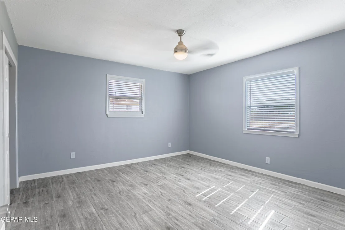 Photo of 3550 VANDERVEER Drive