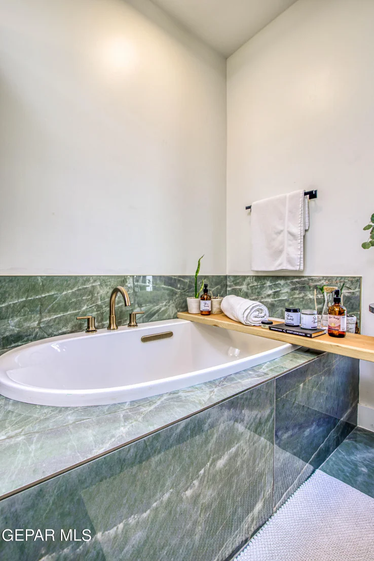 Photo of 1206 STOCKWELL Lane