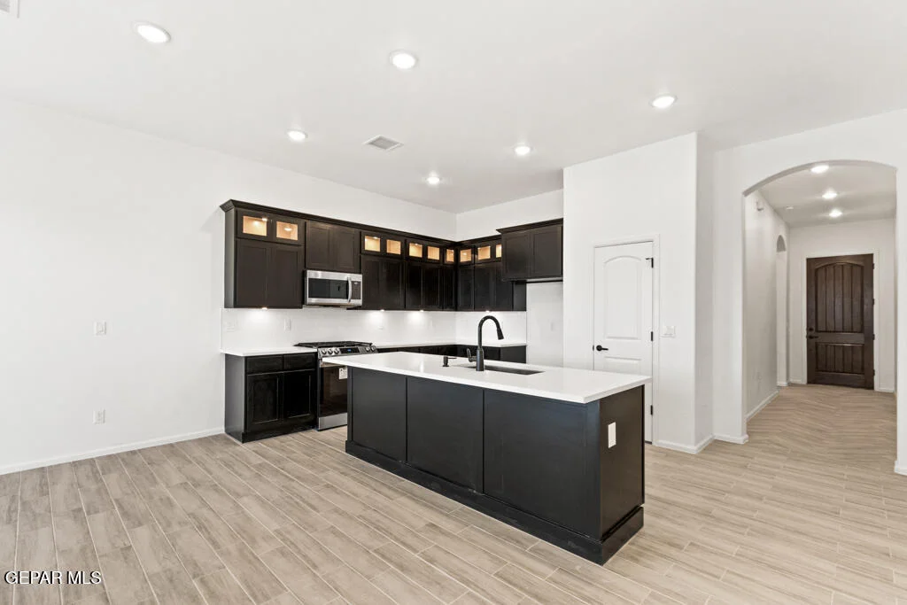 Photo of 15048 Laura Lane