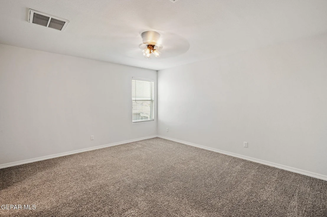 Photo of 913 Airship Place