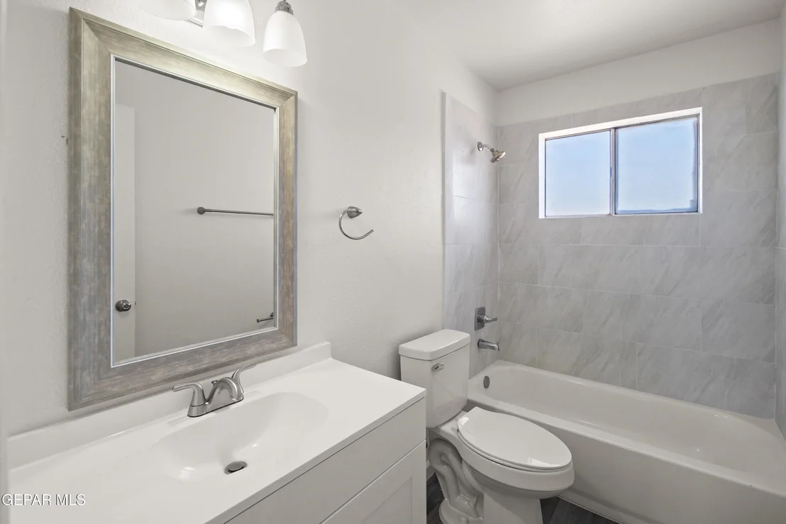 Photo of 412 INDIAN Place