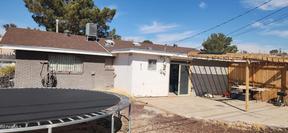 Photo of 248 VIKING Drive