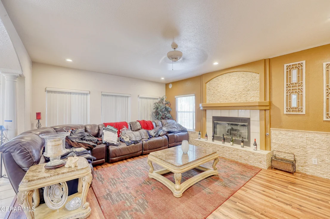 Photo of 1361 GATE Place
