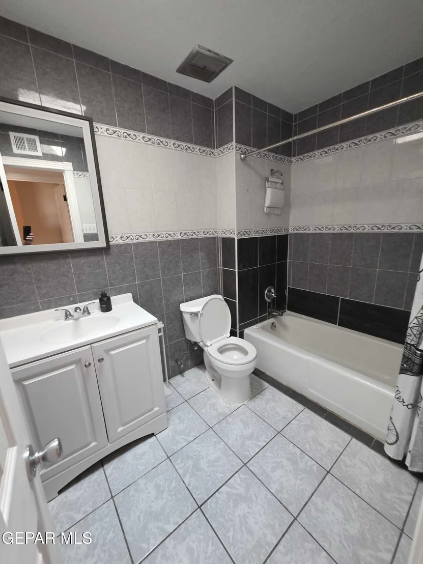 Photo of 208 Viking Drive
