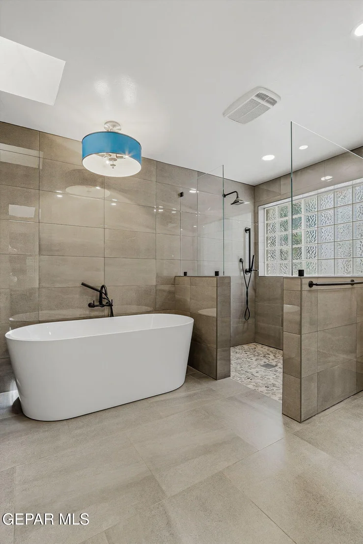 Photo of 1077 LOS JARDINES Circle