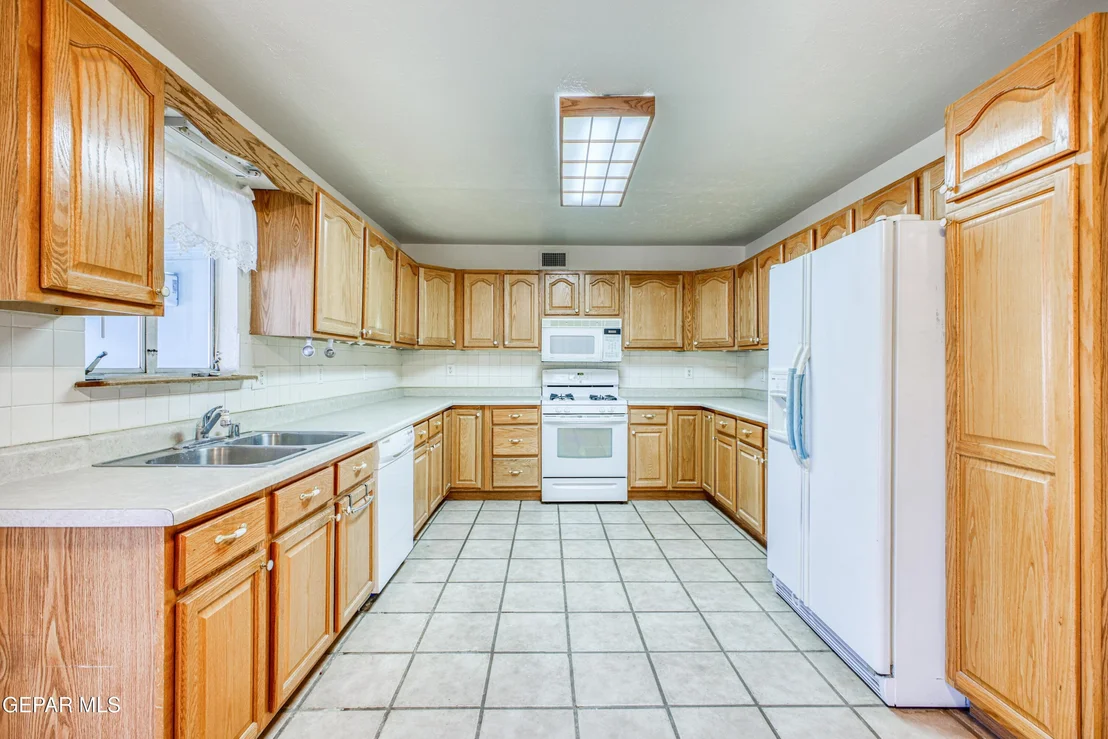 Photo of 5800 NIKE Lane