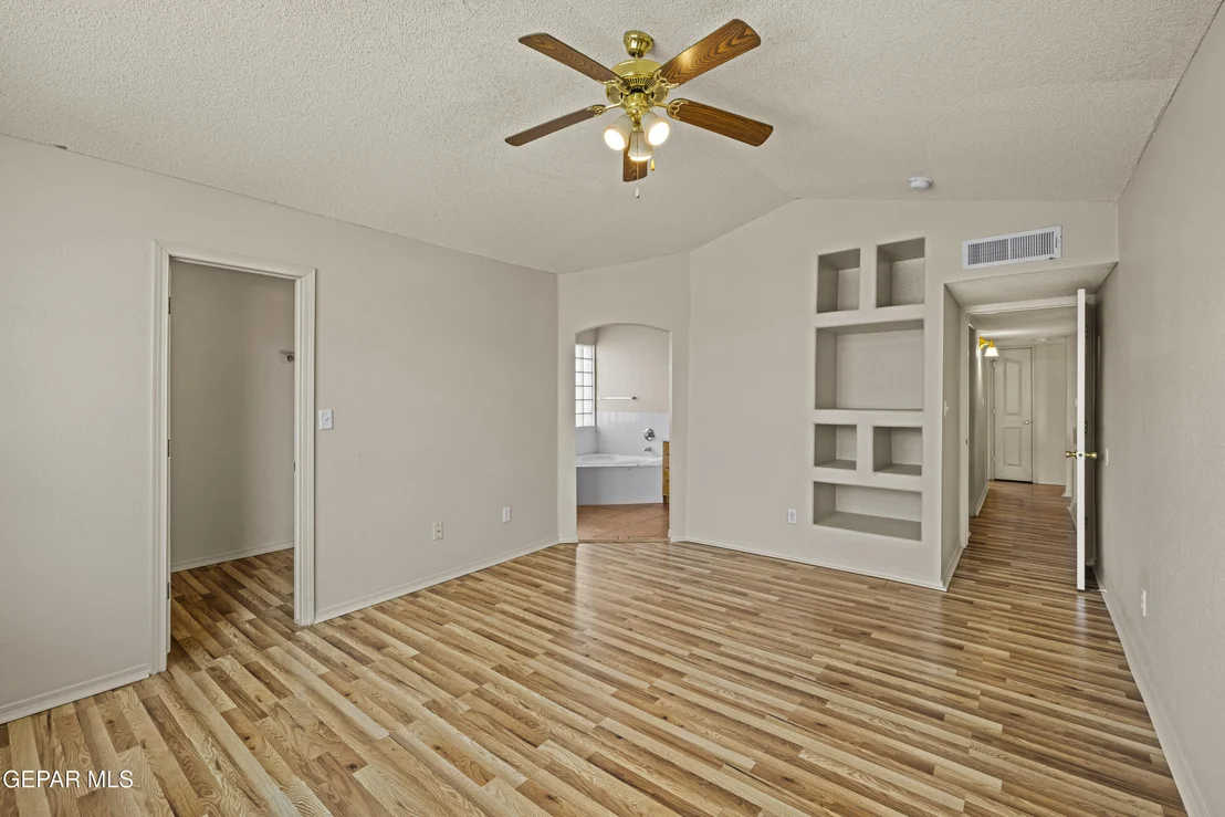 Photo of 10817 WALDEN POND Street