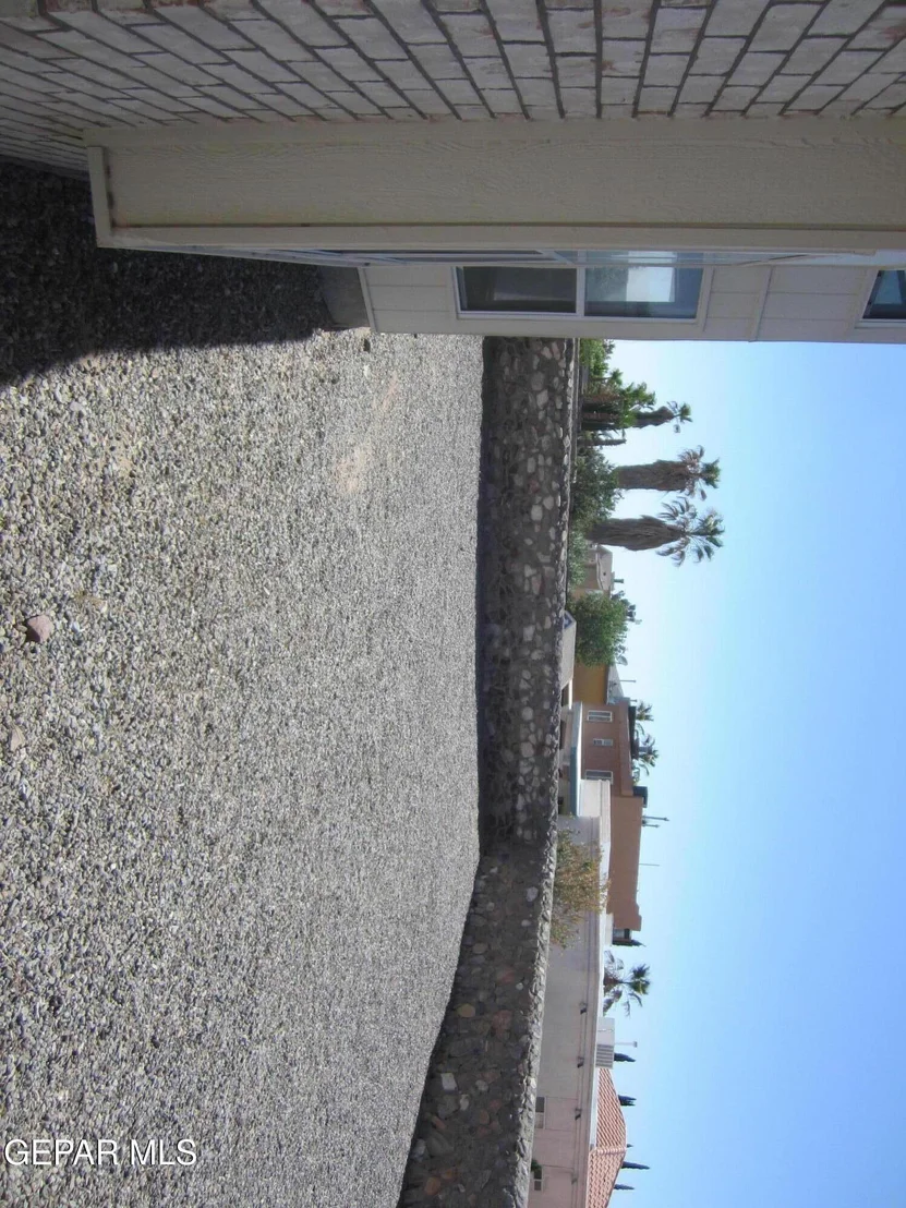 Photo of 7123 Oval Rock Drive