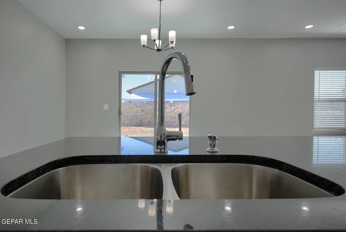 Photo of 15100 COMPOSITION Avenue