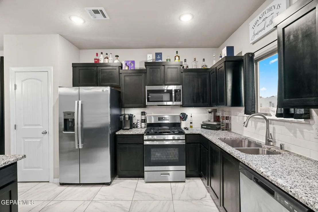 Photo of 356 PLATEAU Drive