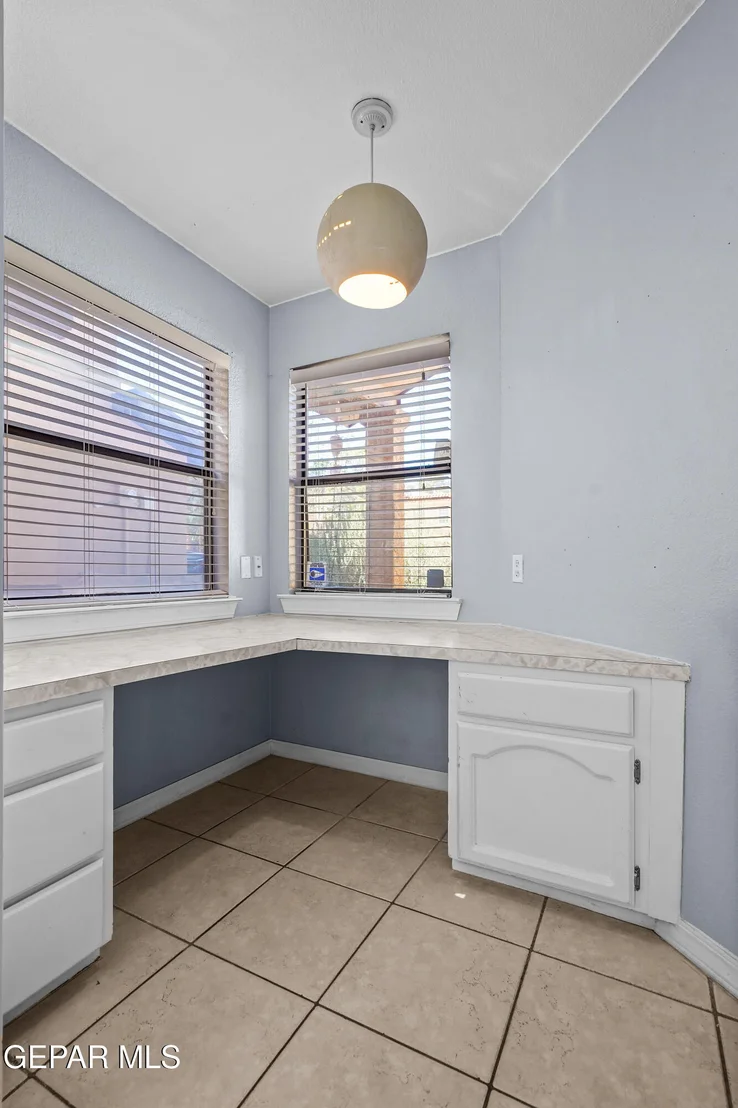 Photo of 6860 RIDGE TOP Drive