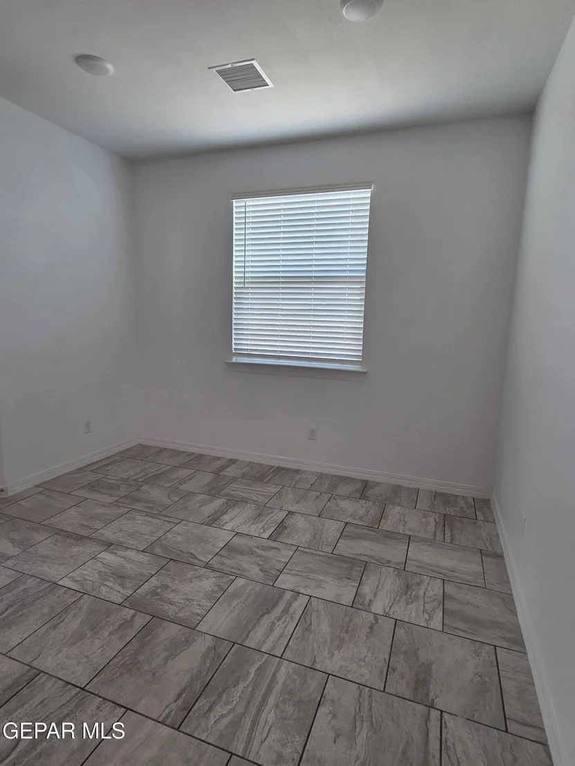 Photo of 6024 HIDDEN ROW Avenue
