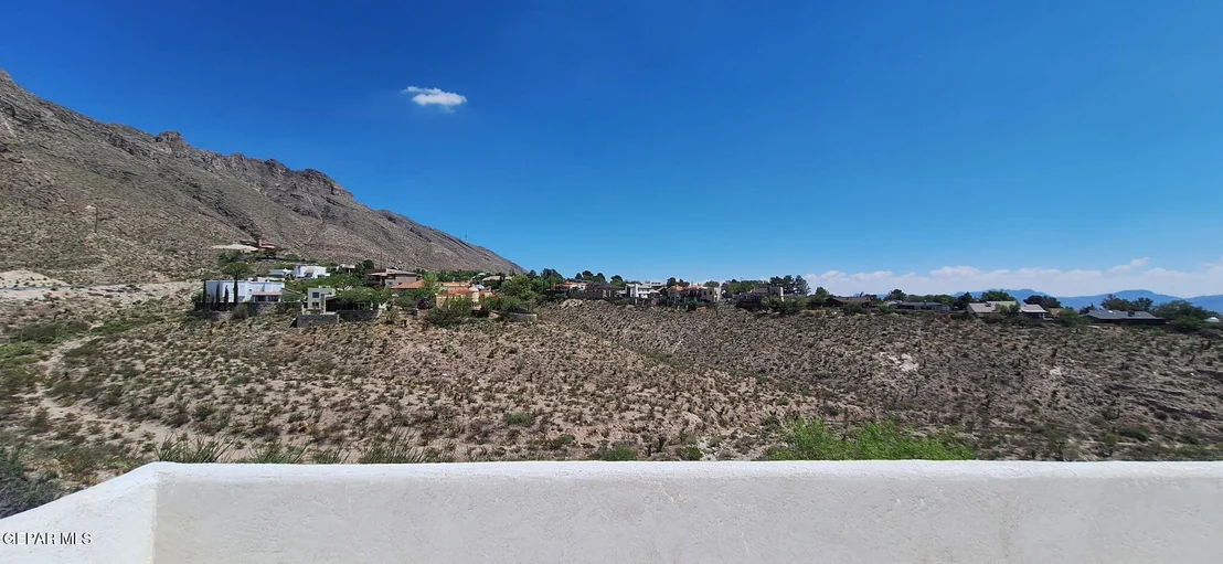 Photo of 656 MOONDALE Drive