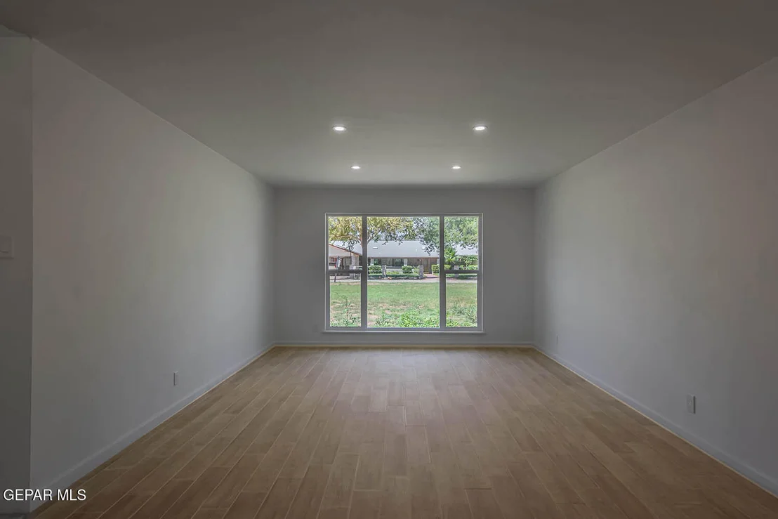 Photo of 730 MONTCLAIR Drive