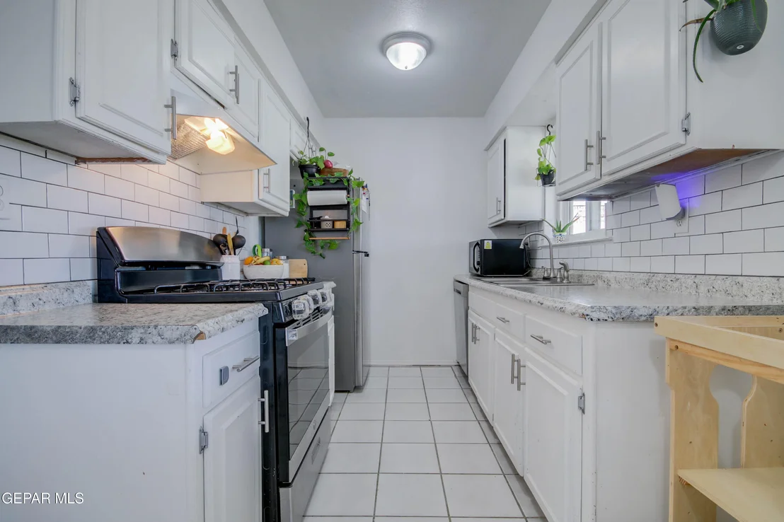Photo of 5629 LONGVIEW Circle