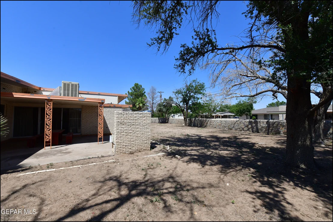 Photo of 9525 DESERT RIDGE Drive