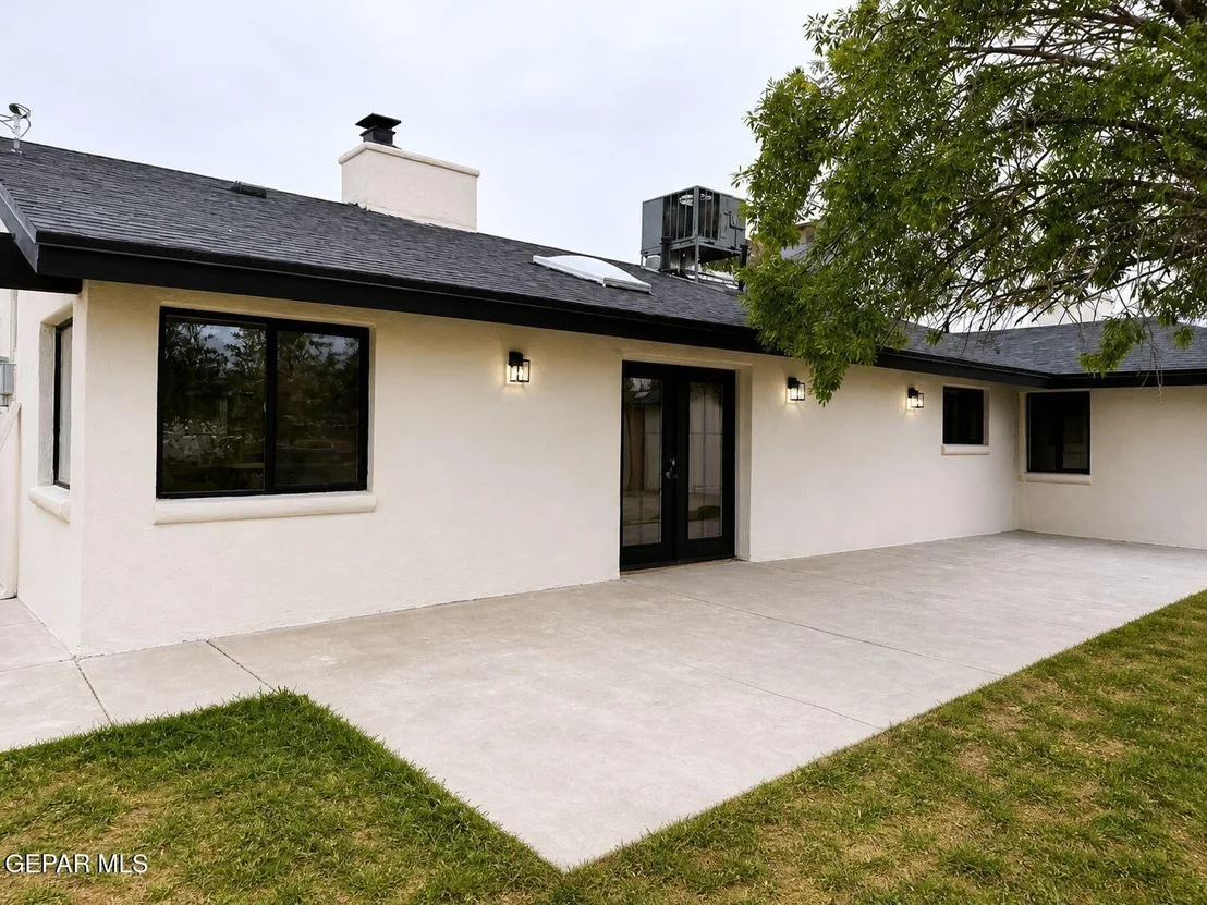 Photo of 775 W BORDERLAND Road