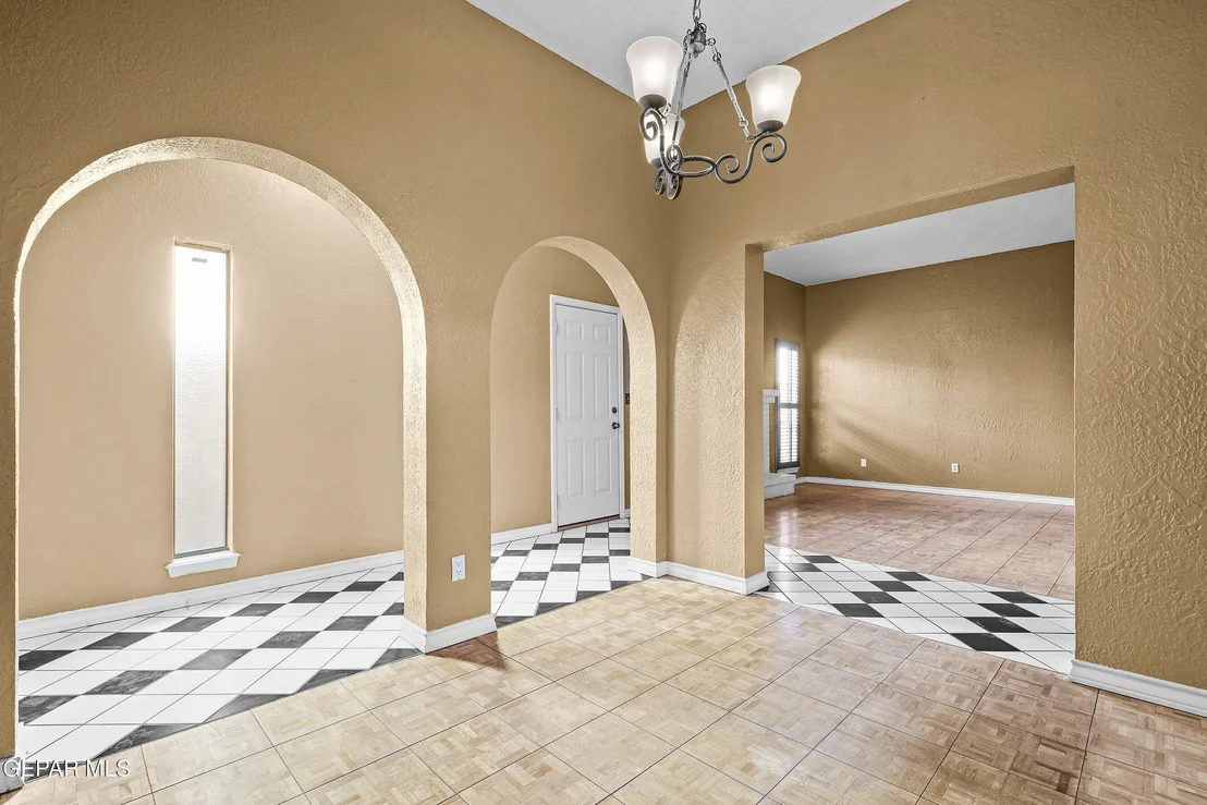 Photo of 334 Thunderbird Drive