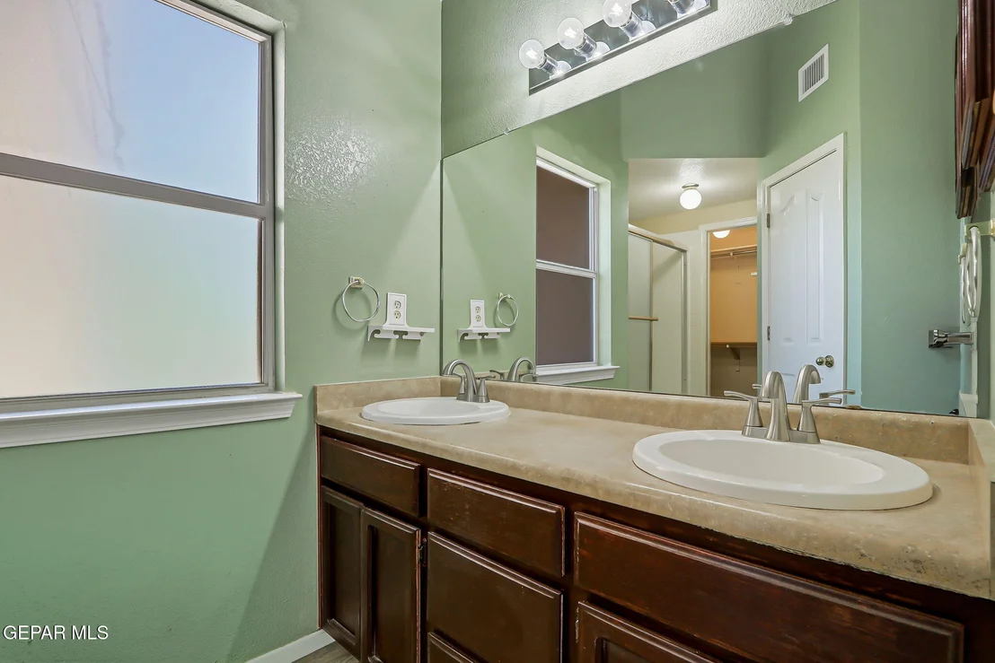 Photo of 6108 River Park Place