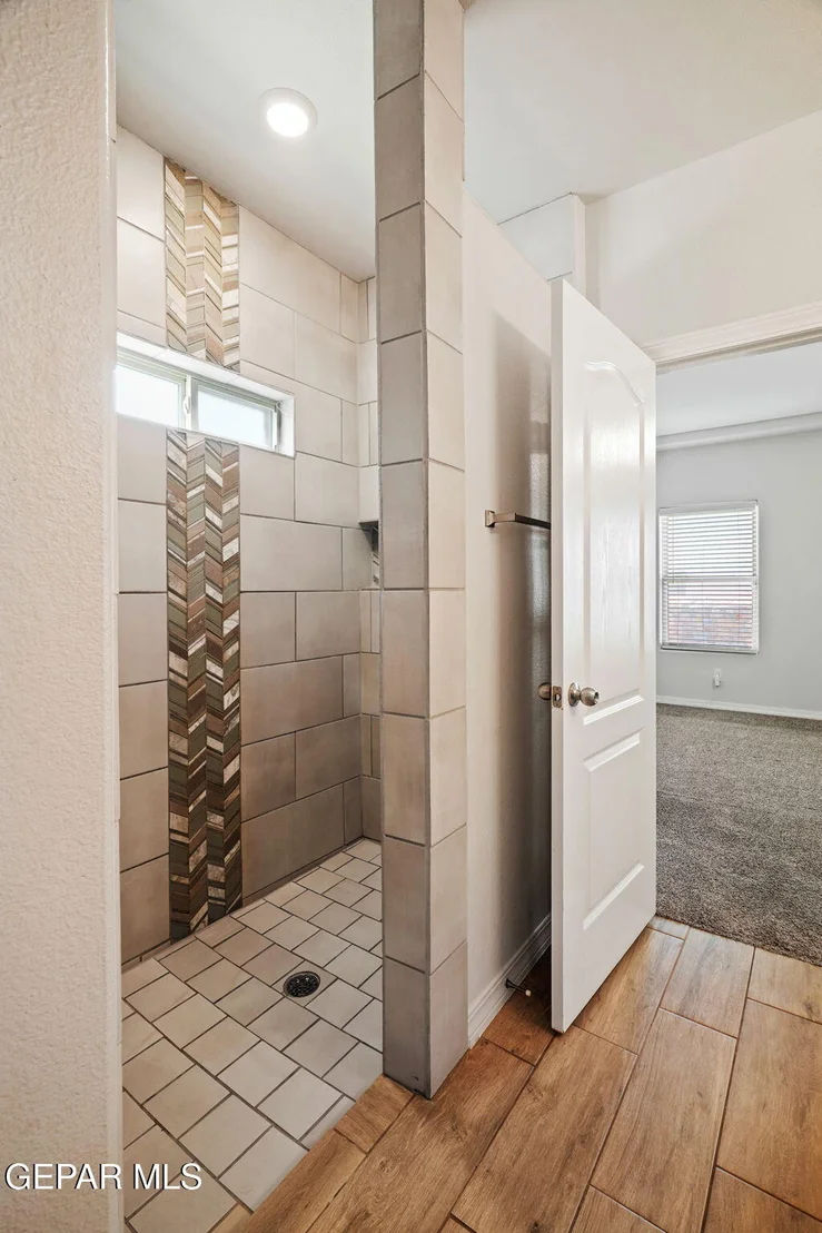 Photo of 913 Airship Place