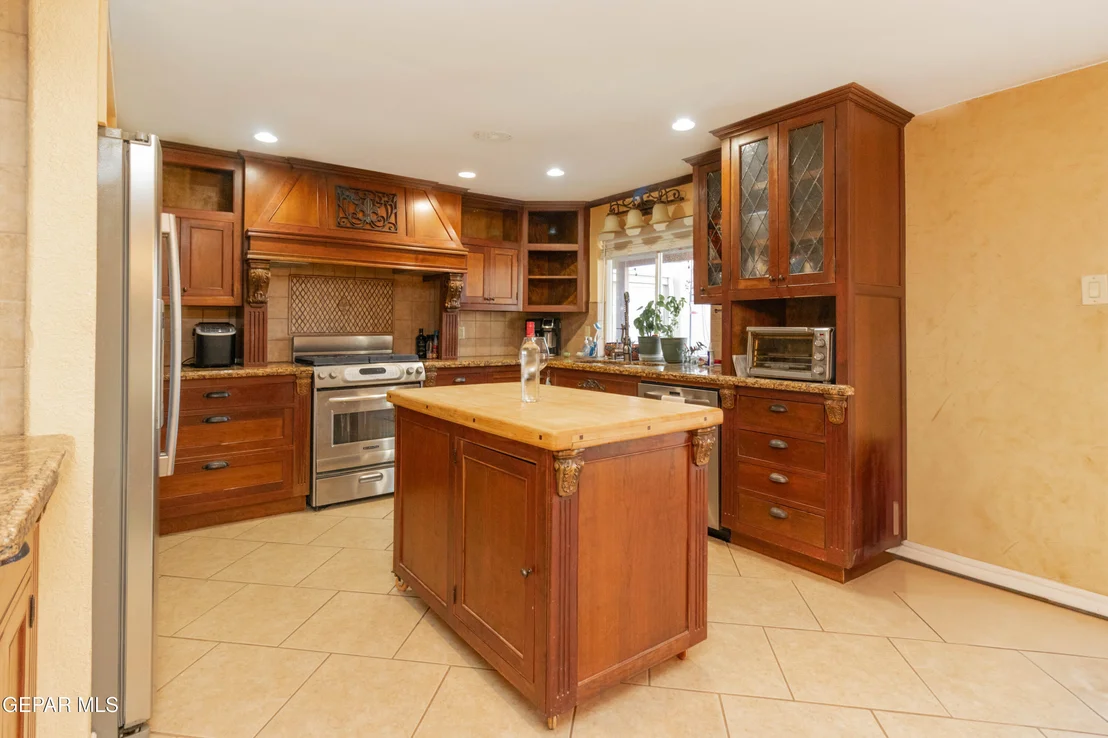 Photo of 717 FRONTERA Road