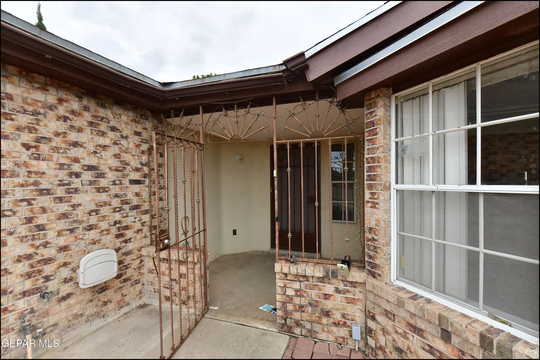 Photo of 208 ARISANO Drive