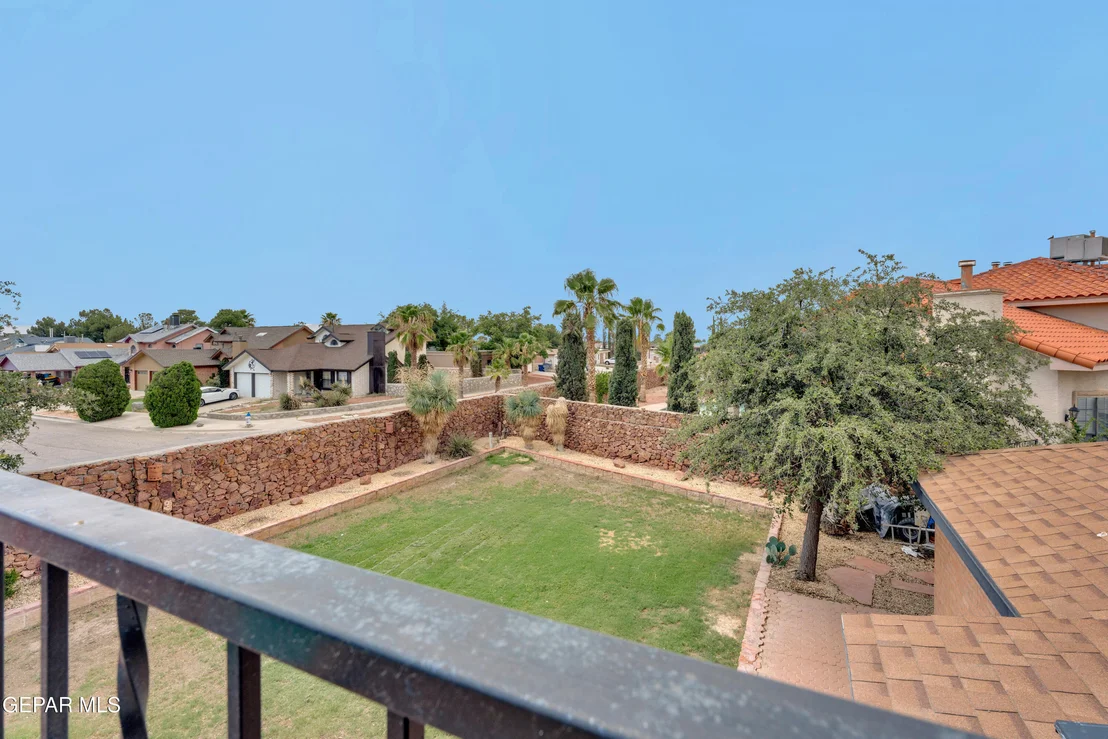 Photo of 2121 GREENLEE Drive