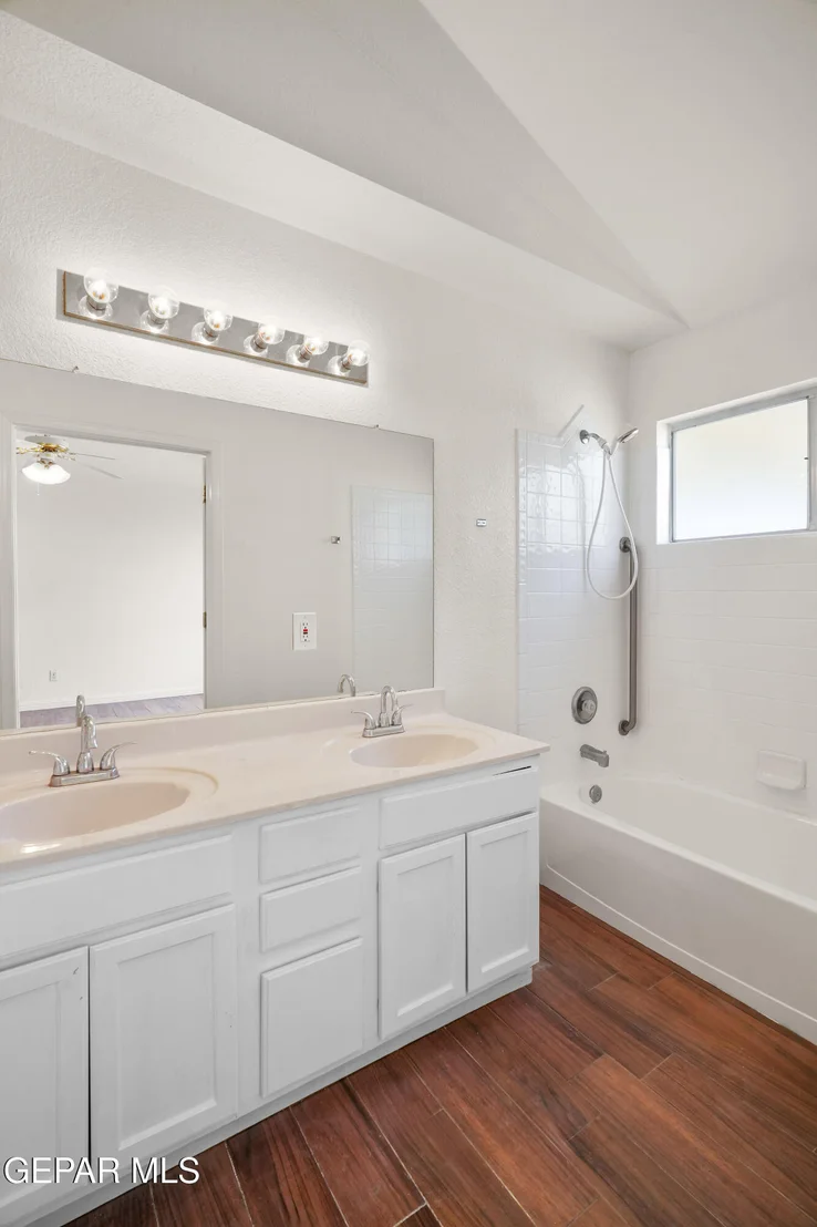 Photo of 7125 Luz De Espejo Drive