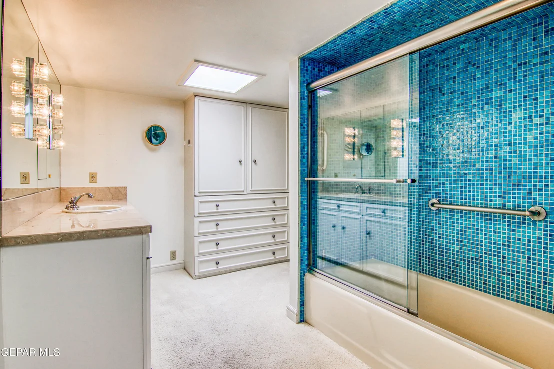 Photo of 6041 TORREY PINES Drive