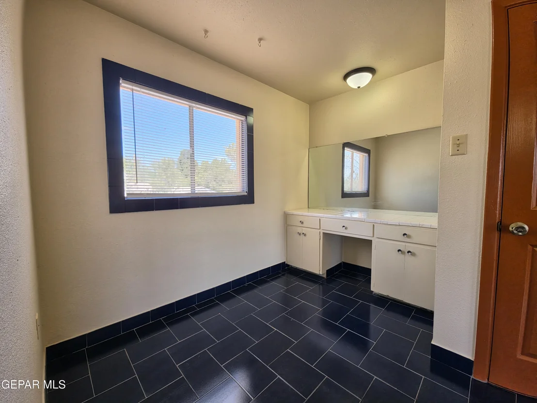 Photo of 4037 EMORY Road