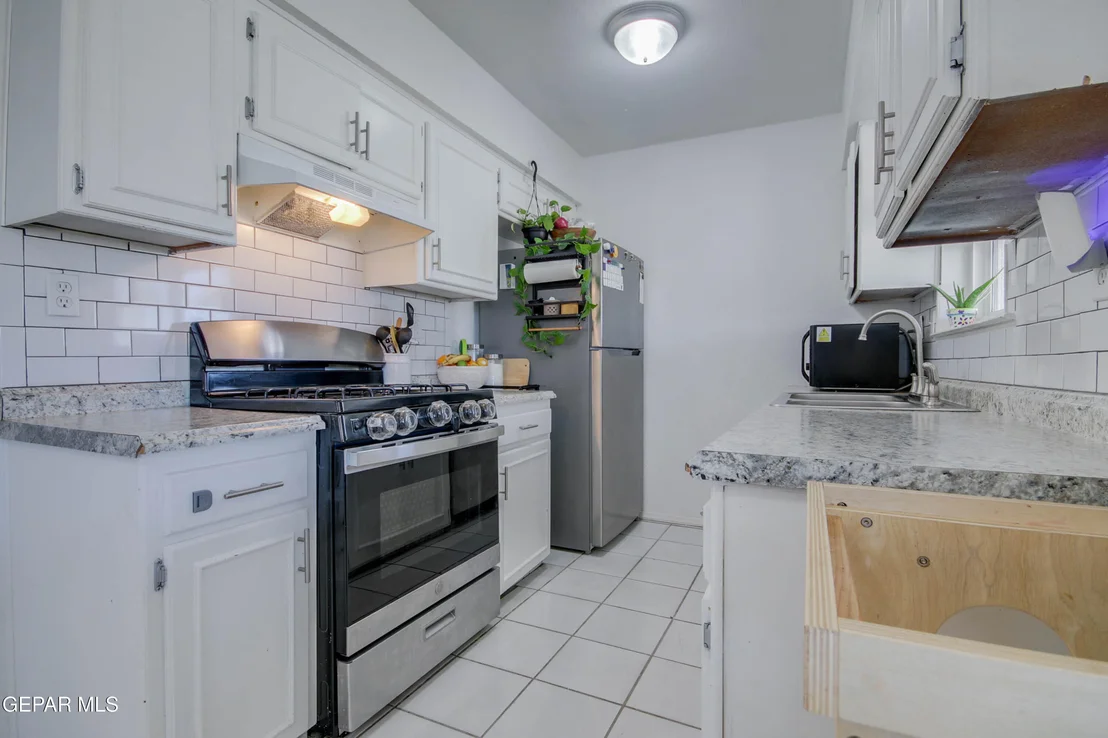 Photo of 5629 LONGVIEW Circle