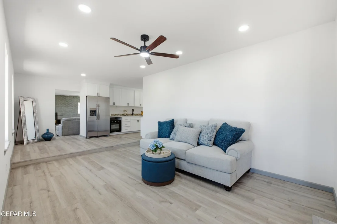 Photo of 8312 Mineola Drive