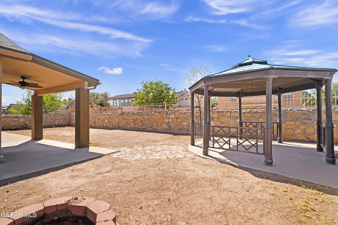 Photo of 10400 MACKENZIE ANN Place
