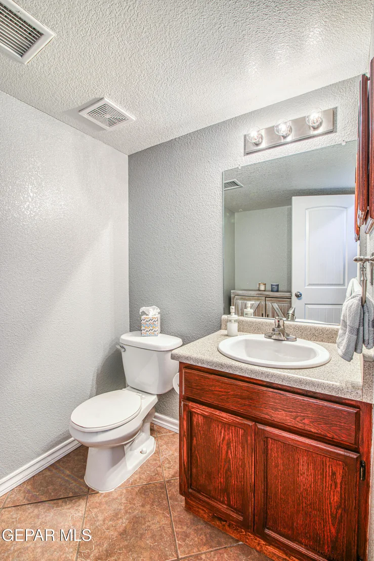 Photo of 6200 KENNETH CAPSHAW Place