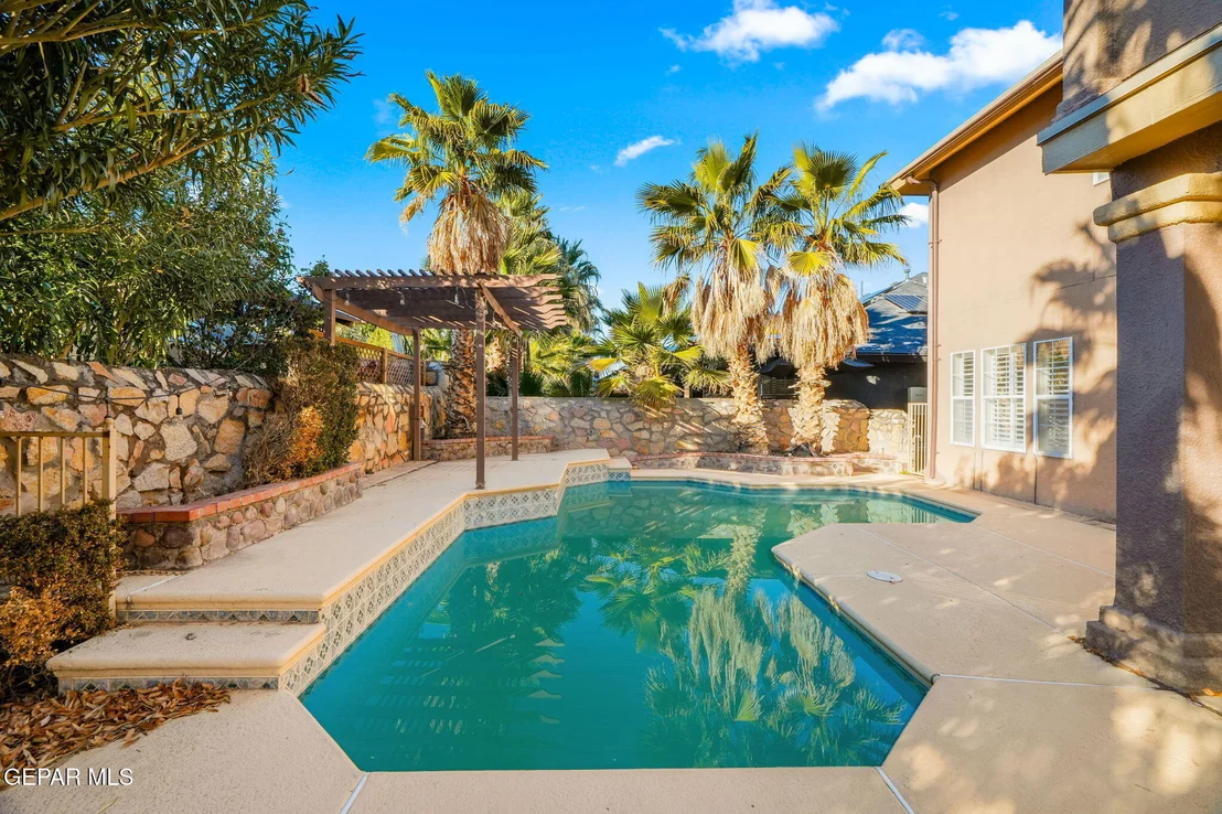 Photo of 2013 SHADOW RIDGE Drive