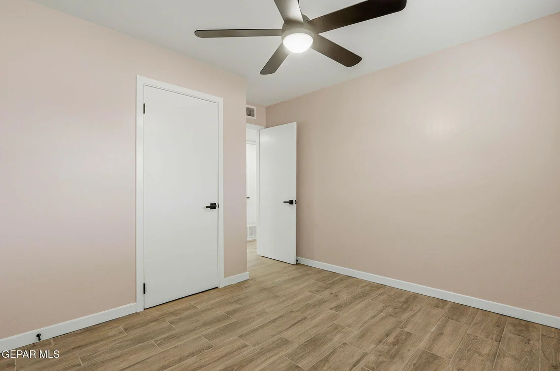Photo of 5700 Lexington Road