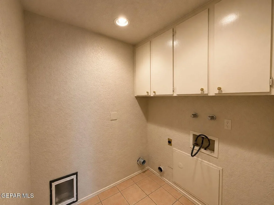 Photo of 6833 LA CADENA Drive