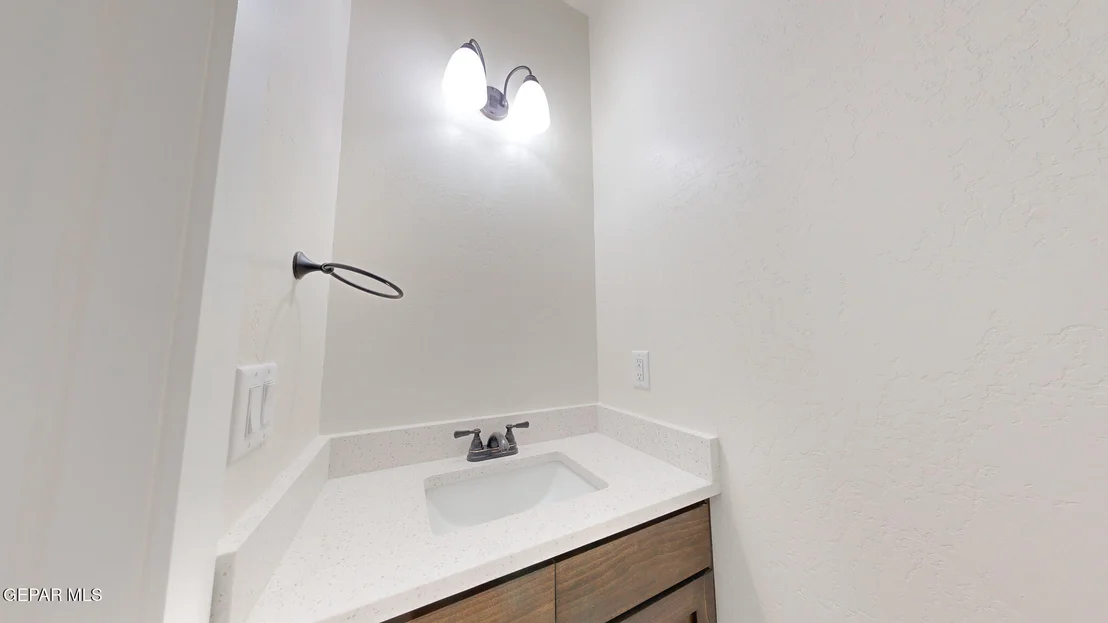 Photo of 325 Apodaca Road