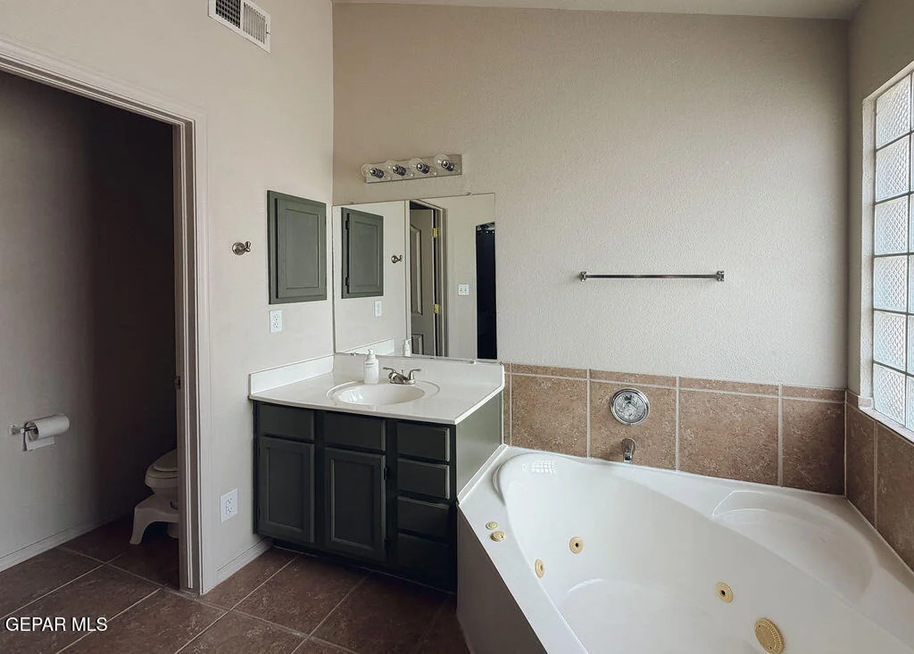 Photo of 695 Teichelkamp Drive