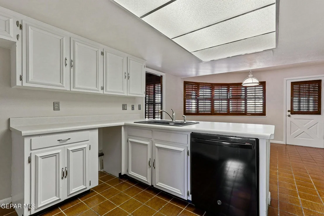 Photo of 913 CORTIJO Drive