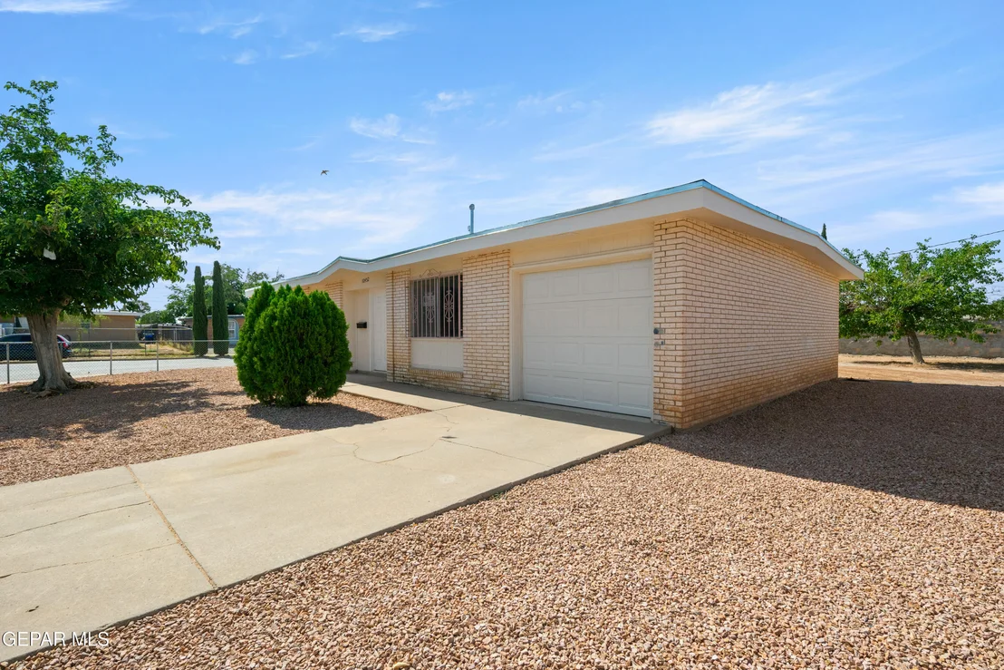 Photo of 10452 OMEGA Circle