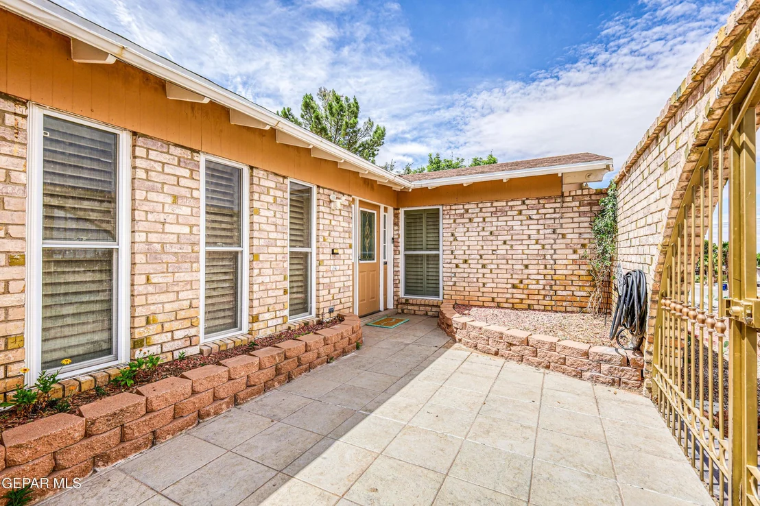 Photo of 708 SOMERSET Drive