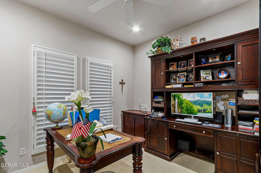 Photo of 1039 LOS JARDINES Circle