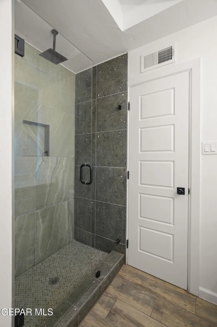Photo of 4401 BUCKINGHAM Drive