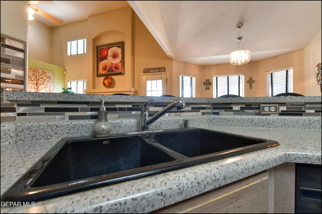 Photo of 6516 Isla del Rey Drive