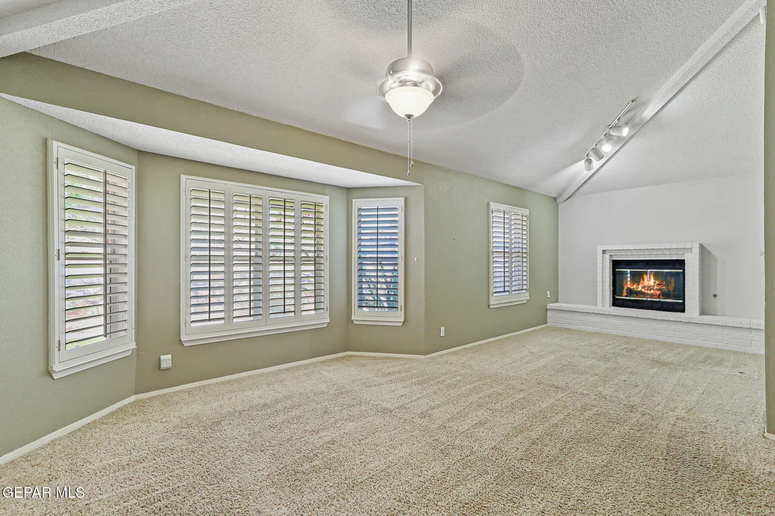 Photo of 1400 Maple Ridge Way