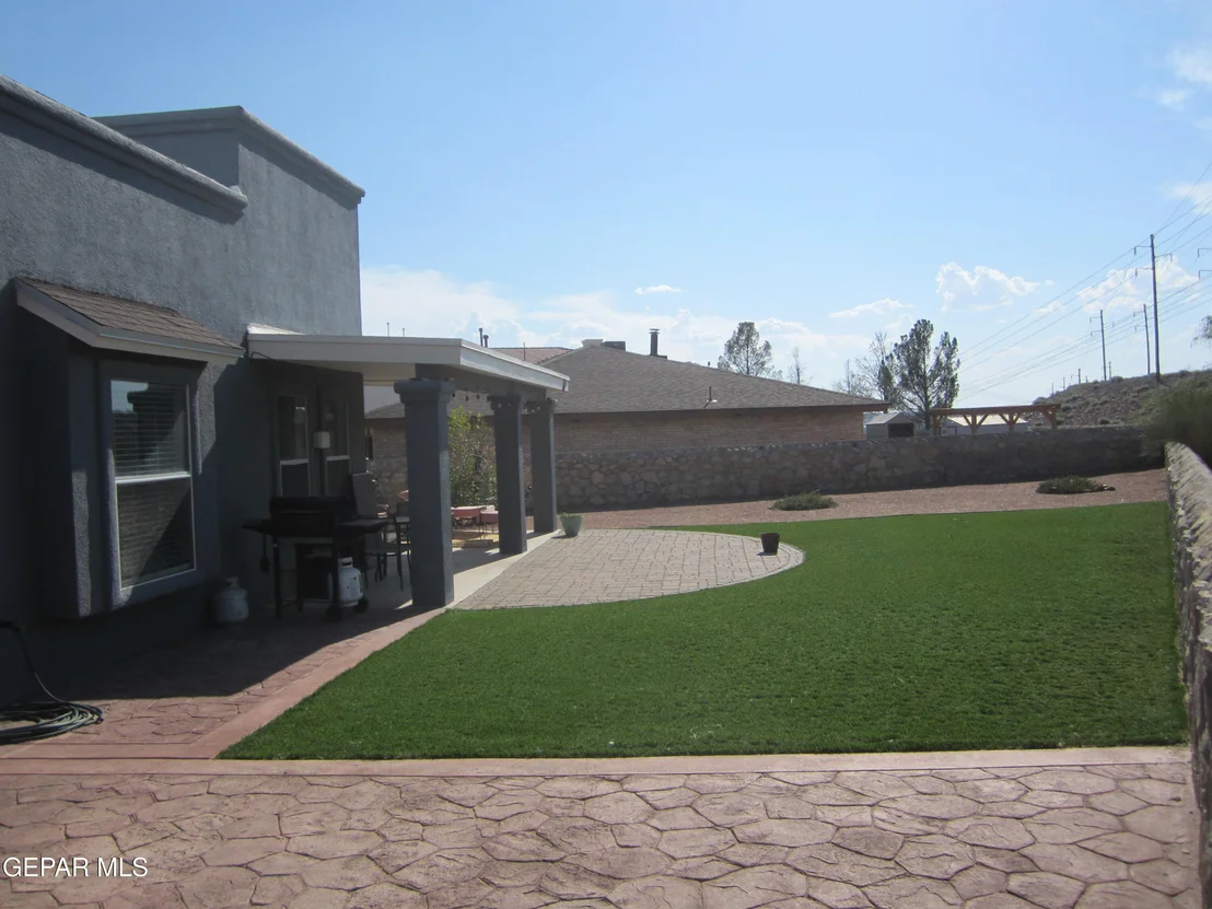 Photo of 7605 Dianjou Drive