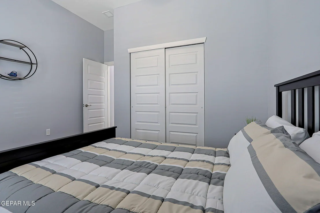Photo of 13860 Summer View Avenue