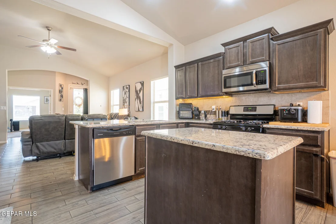 Photo of 7505 EAGLE VISTA Drive